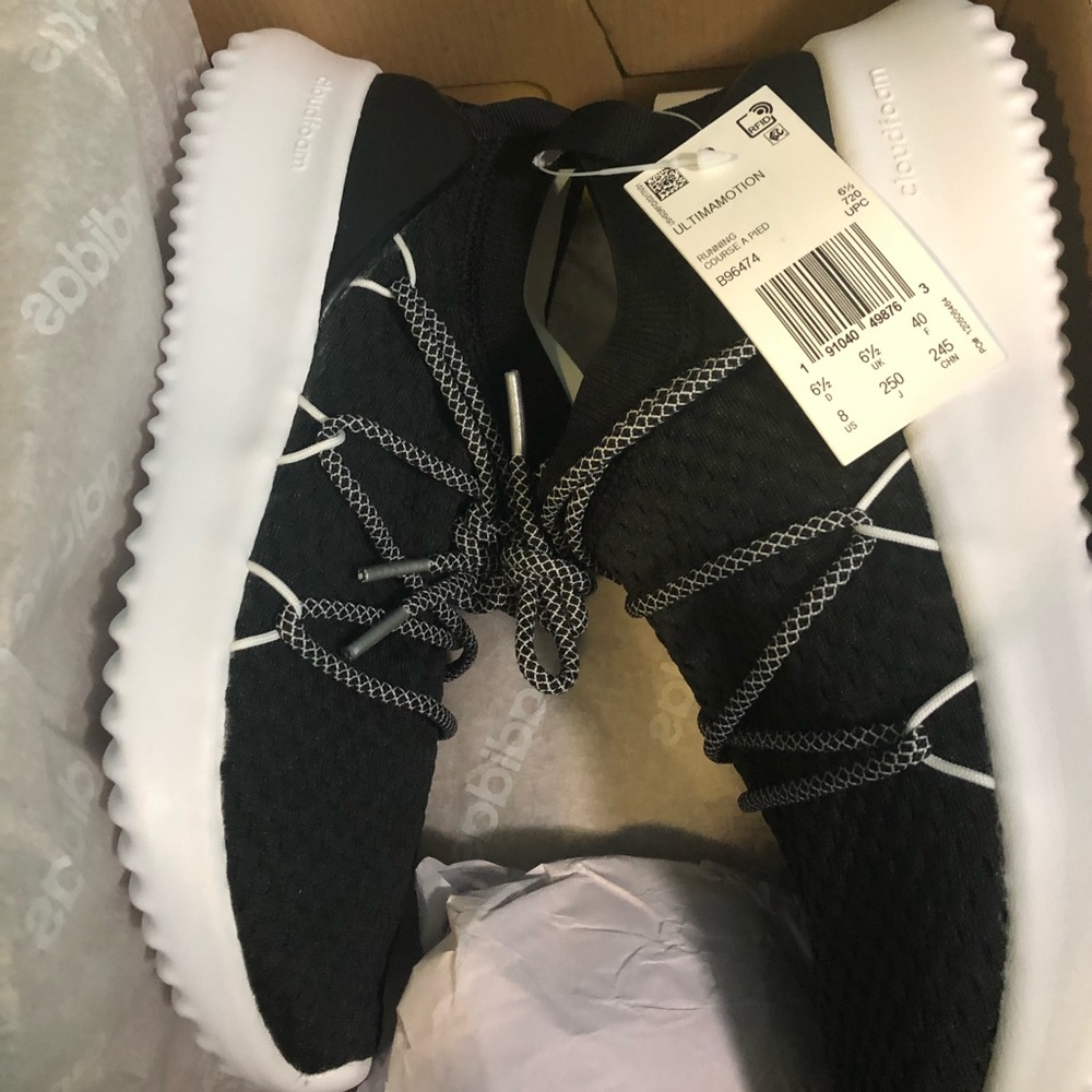 Women’s Adidas size 8